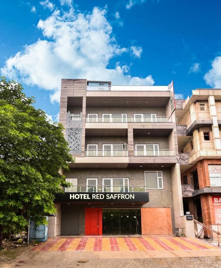 Hotel Red Saffron Nueva Delhi Exterior foto
