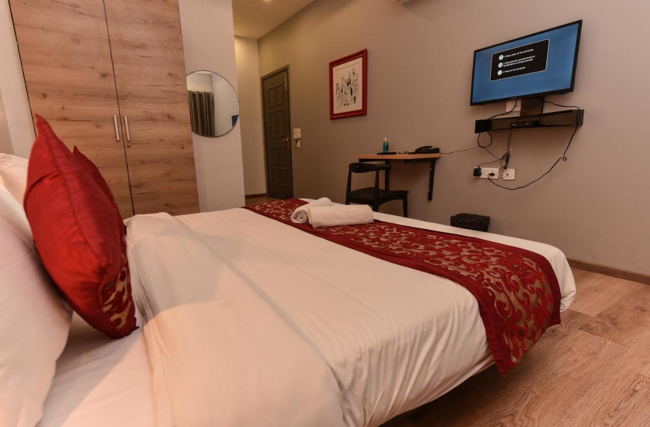 Hotel Red Saffron Nueva Delhi Exterior foto
