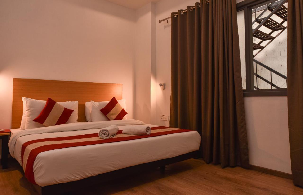 Hotel Red Saffron Nueva Delhi Exterior foto