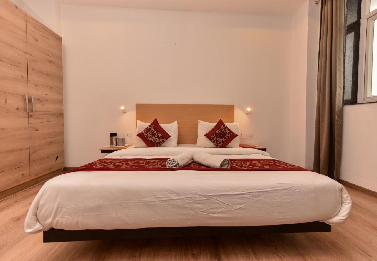 Hotel Red Saffron Nueva Delhi Exterior foto
